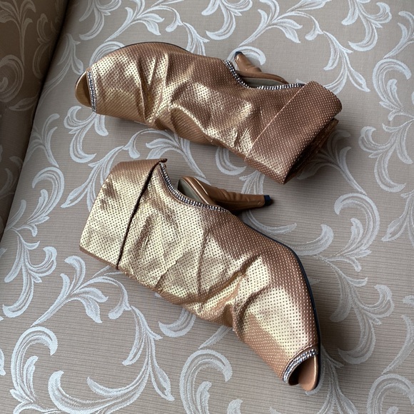 🌸 GONE…DONATED - Picture 6 of 11